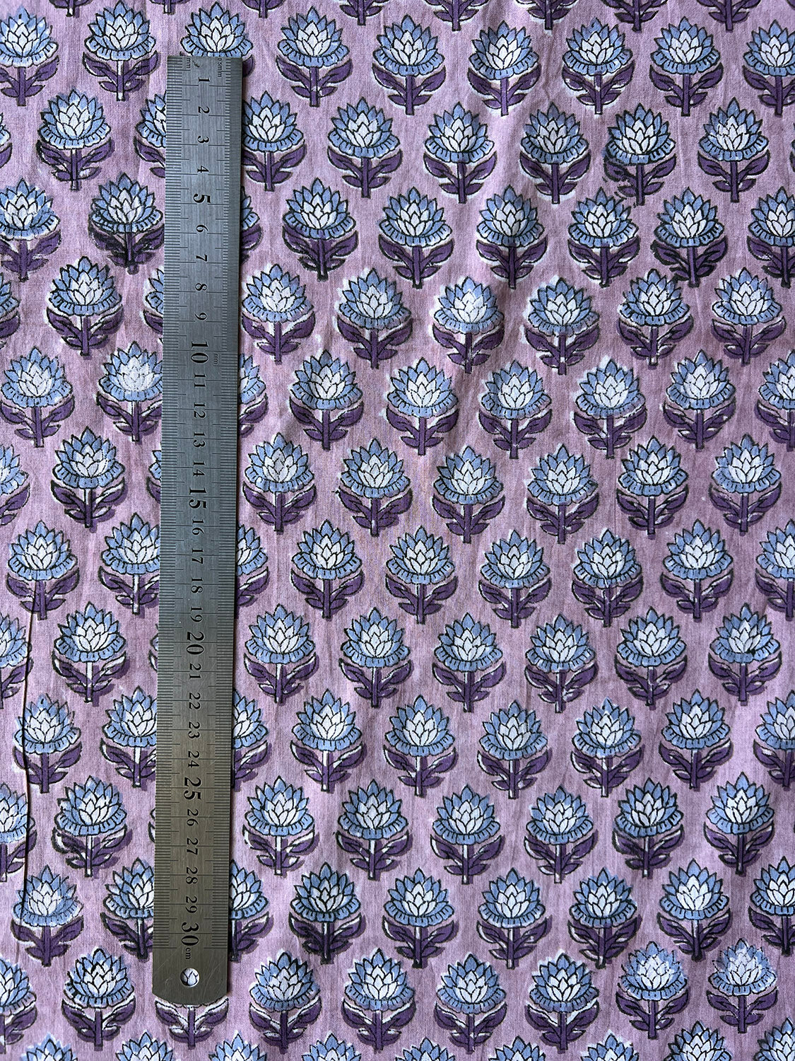 cotton fabric | lilac & mauve little flowers