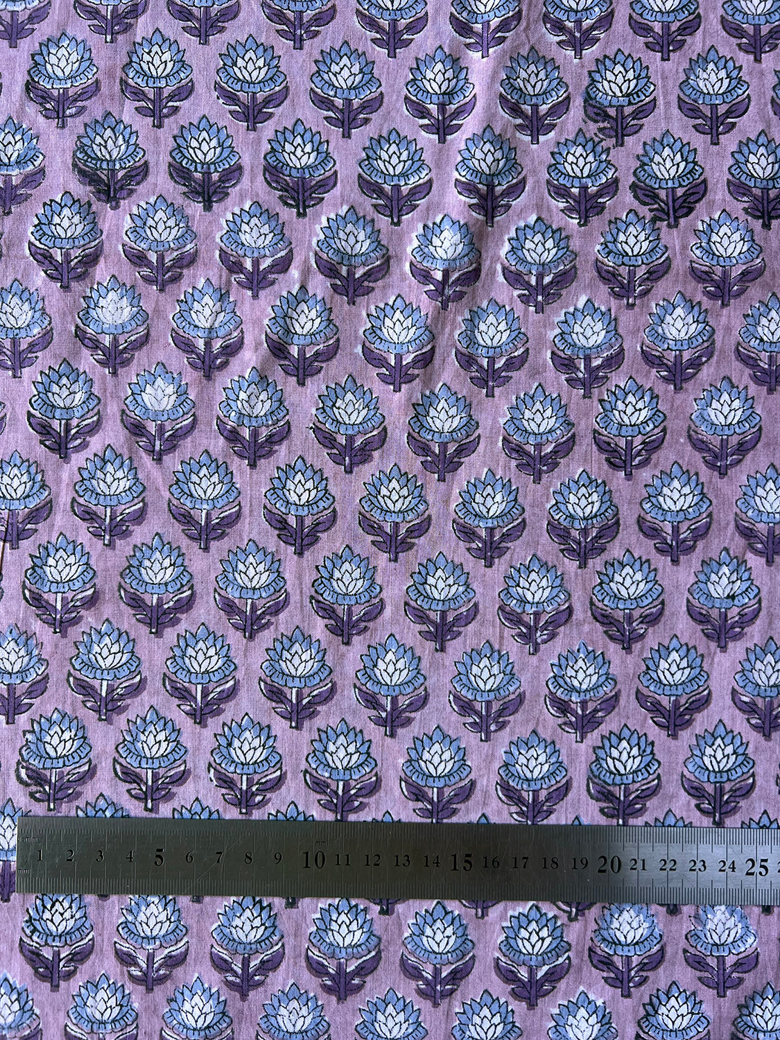 cotton fabric | lilac & mauve little flowers